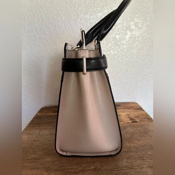 Kate Spade NWOT Beige and Black Classic Women's Bag Set - Picture 3 of 16